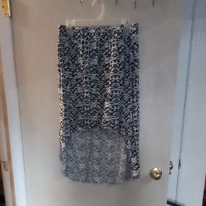 SOLD🌷3 forv$25!🌷High low skirt